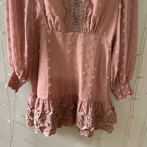 Light pink long sleeve dress! - Picture 4 of 5